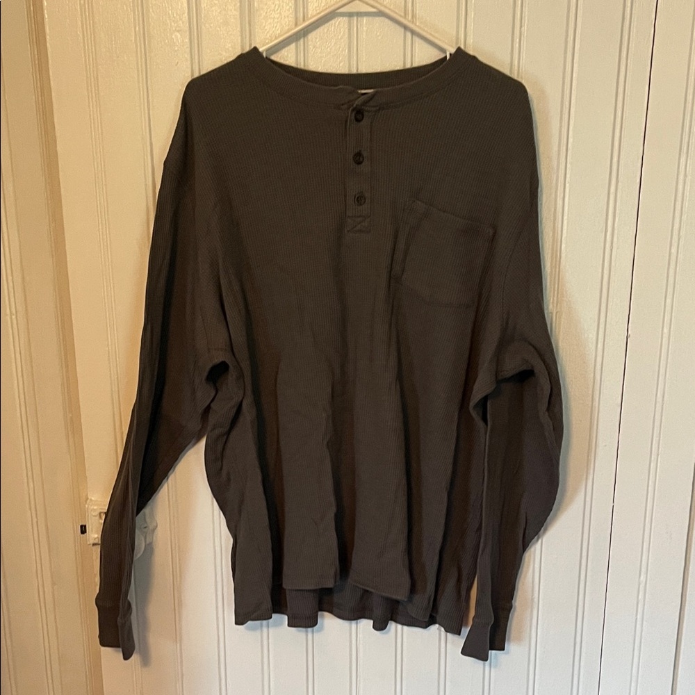 Men's gray waffle knit henley Shirt